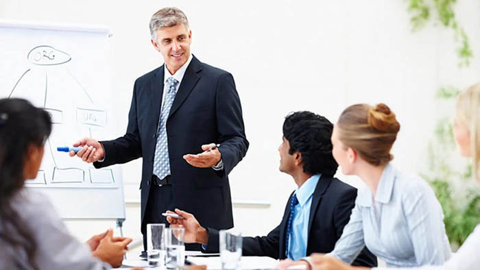 مدیریت-چیست؟-مقایسه-دیدگاههای-فایول-آژانس-خلاقیت-و-برندسازی-برش